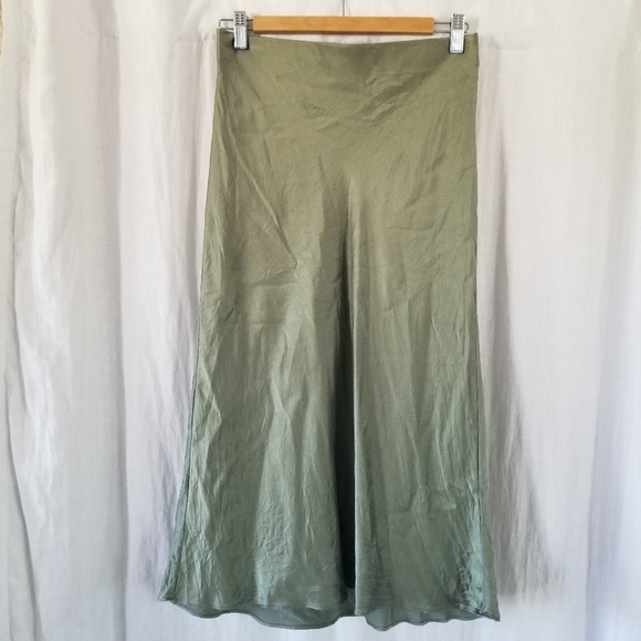 Quince | 100% Silk Skirt - Picture 2 of 8